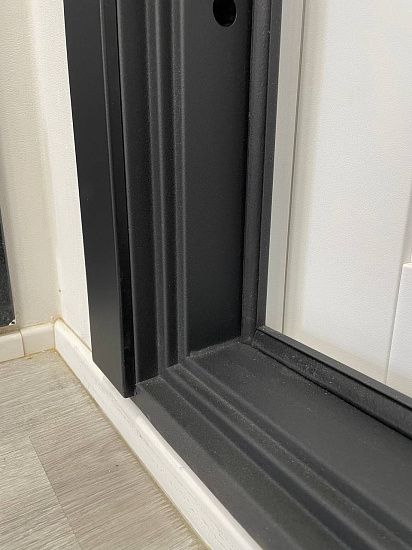 Входная дверь  