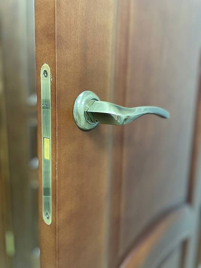 Межкомнатная дверь  